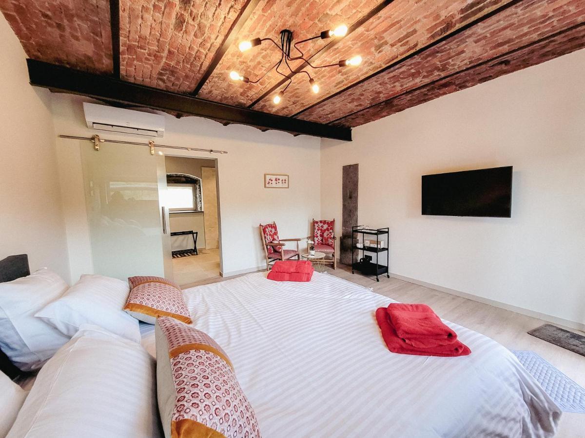 Au Bout De Mes Reves Bed & Breakfast Walcourt Exterior photo