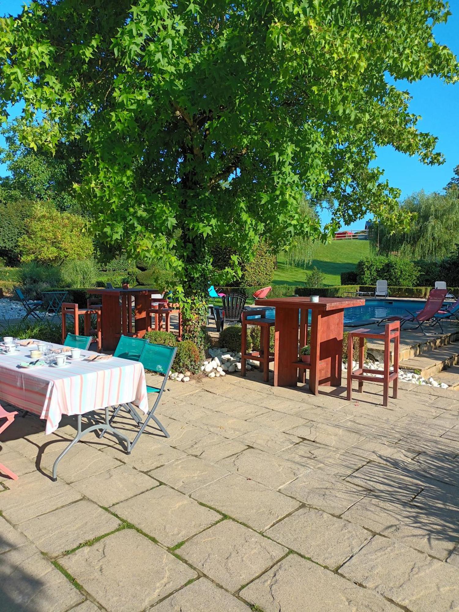 Au Bout De Mes Reves Bed & Breakfast Walcourt Exterior photo